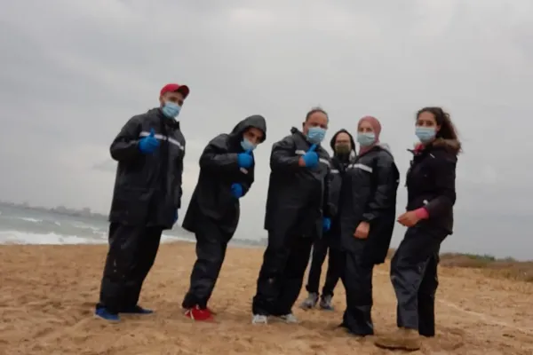 Campaign to Remove the Israeli Oil Spill on Al-Abbassiya Beach gallery