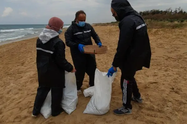 Campaign to Remove the Israeli Oil Spill on Al-Abbassiya Beach gallery