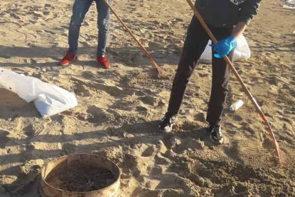 Campaign to Remove the Israeli Oil Spill on Al-Abbassiya Beach III gallery