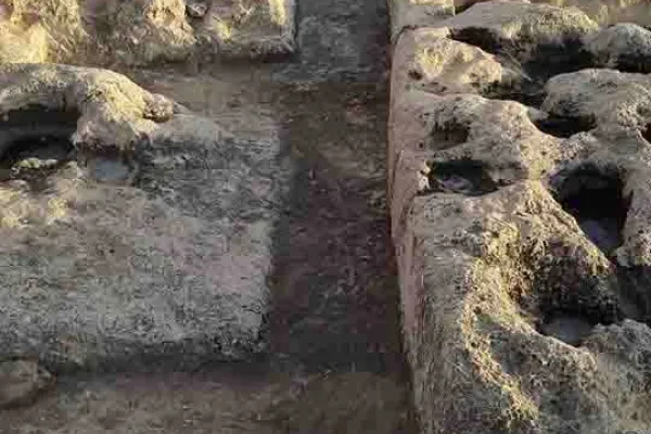 Adloun Beach: Rock-Cut Salt Pans and Basins, and a Haven for Sea Turtles gallery